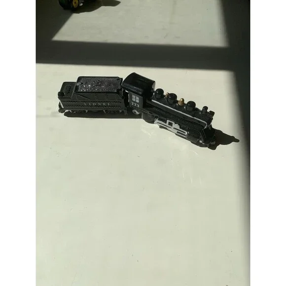 Enesco Corporation Lionel Trains Salt & Pepper Shaker Set - Picture 3 of 14